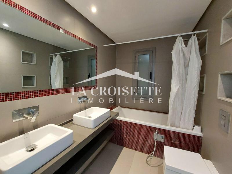 Triplex S+3 avec piscine à Gammarth